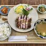 おとなり - おとなりのトンテキ定食