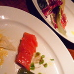 トラットリア セッテ ハイアット リージェンシー 京都 - サーモンのウォッカ漬けとマスタード、イタリアンサラダ