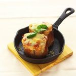 トラベルカフェ　クッチーナ　イタリアーナ - 窯焼き厚切りバケット～トマト＆モッツァレラ～