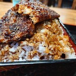 川安 - うなぎのタレが塩梅よく、濃いめの味付けなんだけど、最後まで美味しくいただけるヤツ(^^♪
      色々鰻屋さんにも行くけど、結局、個々に惚れ込んじゃうんだよね(*˘︶˘*).｡.:*♡