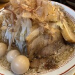 ラーメン 泪橋 - マンモスラーメン (うずら3ヶ)