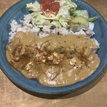CURRY BAR CAFE 三月の水 - 無水ココナッツ和牛牛すじカレー