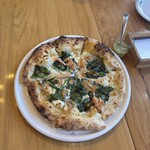 ベジバル チバットリア - 桜エビとほうれん草のピザ（名前少し違うかもです、、、）