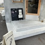 Little Cockoo - 看板(左下)のイラストがユニーク