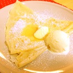 クレープ ボンボン - お皿クレープ　バターシュガー\450