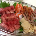 魚誠 - 3000円+税の刺身盛り合わせ