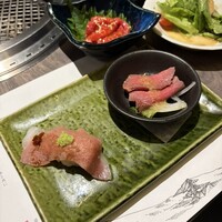 近江うし焼肉 にくTATSU 日本橋室町店 - 