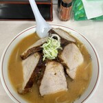 ラーメン専門 つるや - みそ野菜チャーシュー1420円