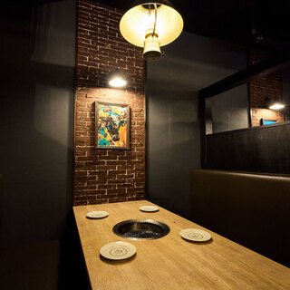 インダストリアルな雰囲気はモダンさを兼ね備えたリラックス空間