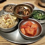 韓国料理 ナッチャン - キムチ・ナムル6種の盛り合わせ