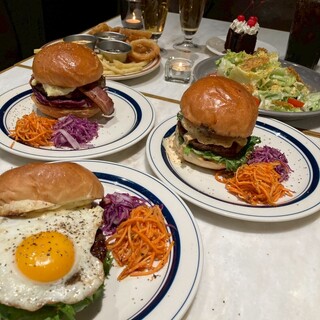 J.S. BURGERS CAFE_1