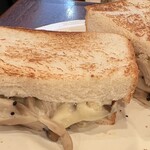 ブレスコーヒー - きのこベーコンチーズサンド
