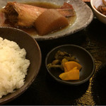 屋台居酒屋 大阪 満マル 伏見桃山店 - 赤魚の煮つけ定食