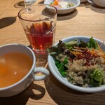 OCEANCLUB BONDIS - スープ、ソフトドリンク、サラダがフリーのセットをつけました。