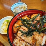 とゝや - もも3、つくね2、照りが強い