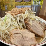 ラーメン豚山 - 料理写真: