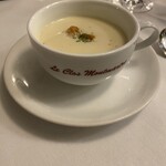 ル・クロ・モンマルトル - カリフラワーのクリームスープ