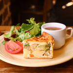 GRANNY SMITH APPLE PIE & COFFEE - 料理写真:
