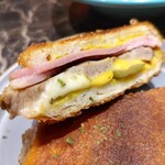 厨 七代目松五郎 - 熱々キューバサンド③断面