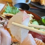 味くらべ - 鯛も新鮮でプリプリです