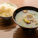 角打ち割烹 CONBU - 貝汁と飯