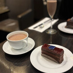 ジャンポール エヴァン 東京ミッドタウン店 - 