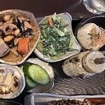 FUKU豆 - 小鉢3種、お新香、デザート