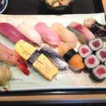 Takara zushi - ランチ　にぎり1.5人前　1,500円