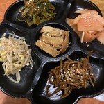 韓国家庭料理 扶餘 - ナムル盛り合わせ