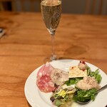 生パスタ＆ワインバル ビアージョ - 前菜の盛り合わせ