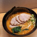 横濱家系ラーメン すずの家 - 辛味噌チャーシュー(大盛)ピリッと辛く～非常に旨×２‼️…