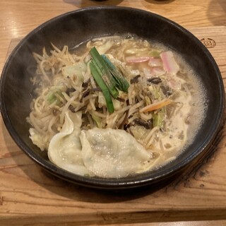 博多炊き餃子 池ぽん_1