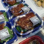 ランドロームフードマーケット - 料理写真:ジューシーチキン