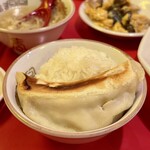 本格餃子 包 - 餃子オンザライス