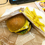 ガスト - 料理写真:ガストスマッシュバーガー999円。最近では、このくらいのお値段、普通ですからね…