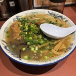 麺屋一の坊 - トロ肉ラーメン。飲めそうな肉です。