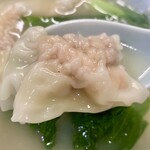 くぬぎ屋 - こちらが海老ワンタン