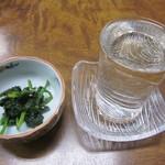 にく友食堂 - 日本酒「伝心」とお通し