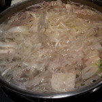 和琉 - お鍋はIHで熱々です