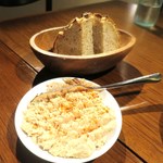 レストランユニック - 自家製ライ麦パン、豚肉のリエット