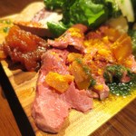 レストランユニック - 和牛ハツの低温調理のカルパッチョ、カラスミ、タルトタタン添え