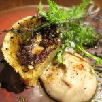 レストランユニック - 蝦夷鹿のシベのミートパイ、蝦夷鹿のソースと豚の血、フォアグラ、山栗のピュレ