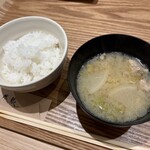 とんかつ成蔵 - ご飯と豚汁