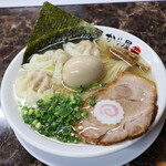 自家製麺 ら～めん かり屋 - 「魚介だしの塩ら～めん 味玉」に、 ワンタンをトッピング
