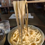 藤店うどん - 麺はやや太目　ちょうどいい歯応えです