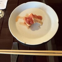 からすみ蕎麦 月と松 - あん肝とトマト