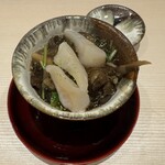 鮨 にし岡 - 阿古屋貝（長崎・平戸）、黒舞茸と三つ葉の茶碗蒸し　◎◎