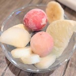 公正屋 - 西洋梨と凍らせた葡萄とグレープフルーツとバナナのプチフルーツパフェ♬これも美味しいのよ♬