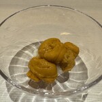 鮨 にし岡 - 馬糞雲丹（北海道・昆布森）