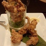 「秘伝の鶏唐揚げ」（650円）